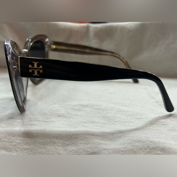 Tory Burch Sunglasses TY 7127 1740/13 Black Crystal on Raffia w/ Smoke Fade - Picture 2 of 6